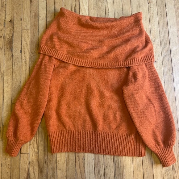 Slouchy, off shoulder Anthropologie sweater - Picture 5 of 6